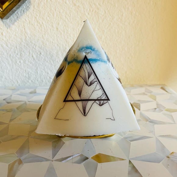 NWT Mountain Tree Vanilla Candle - Picture 3 of 4